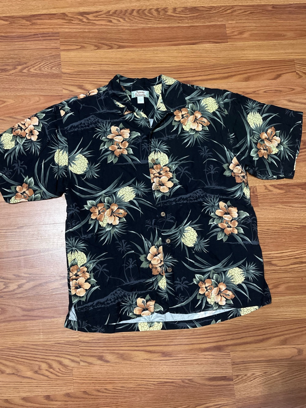 Tommy Bahama Black Hawaiian Floral Button-Up Shirt 100% Silk